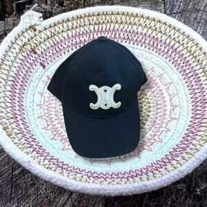 Distinct/new hat
